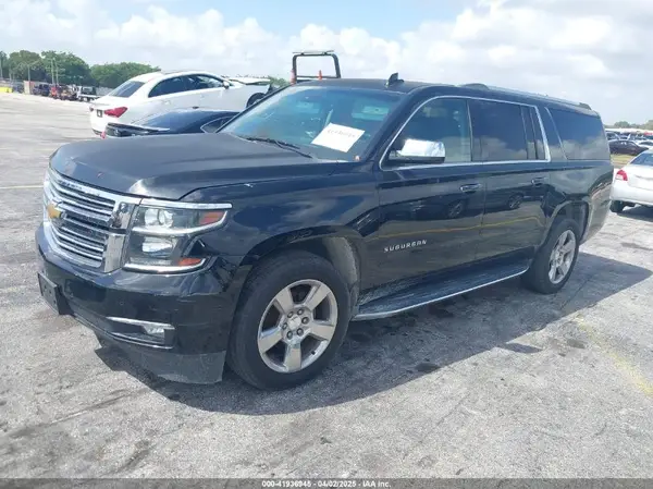 1GNSCJKC4HR127667 2017 CHEVROLET SUBURBAN - Image 2