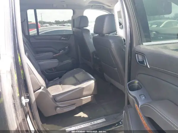 1GNSCJKC4HR127667 2017 CHEVROLET SUBURBAN - Image 8