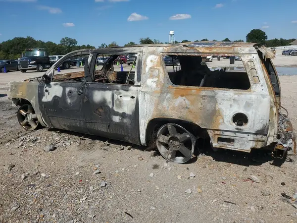 1GNSCJKC7GR270725 2016 CHEVROLET SUBURBAN - Image 2