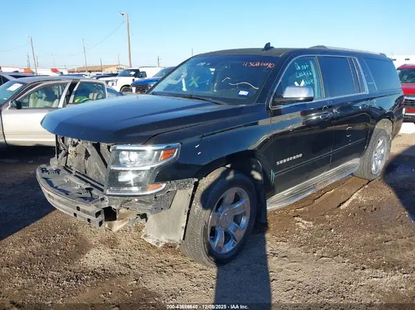 1GNSCJKC7HR152160 2017 CHEVROLET SUBURBAN - Image 2