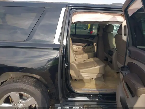 1GNSCJKC7HR153454 2017 CHEVROLET SUBURBAN - Image 8