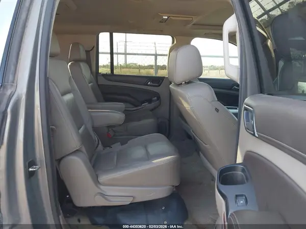1GNSCJKC7HR208551 2017 CHEVROLET SUBURBAN - Image 8