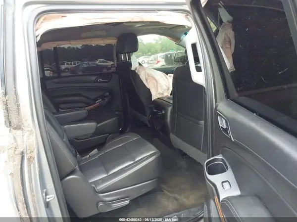 1GNSCJKC7HR271486 2017 CHEVROLET SUBURBAN - Image 8