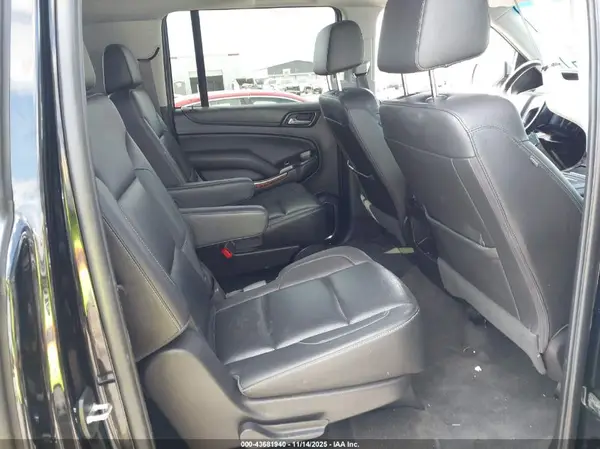 1GNSCJKC7HR362791 2017 CHEVROLET SUBURBAN - Image 8