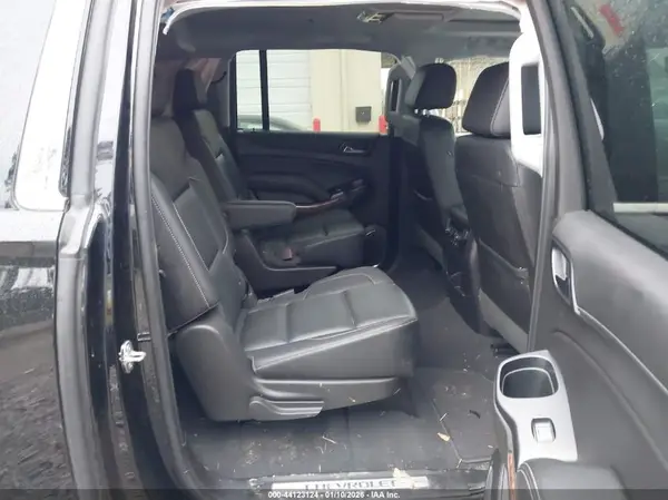 1GNSCJKC7KR132353 2019 CHEVROLET SUBURBAN - Image 8