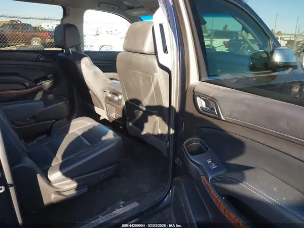 1GNSCJKC8HR120012 2017 CHEVROLET SUBURBAN - Image 8