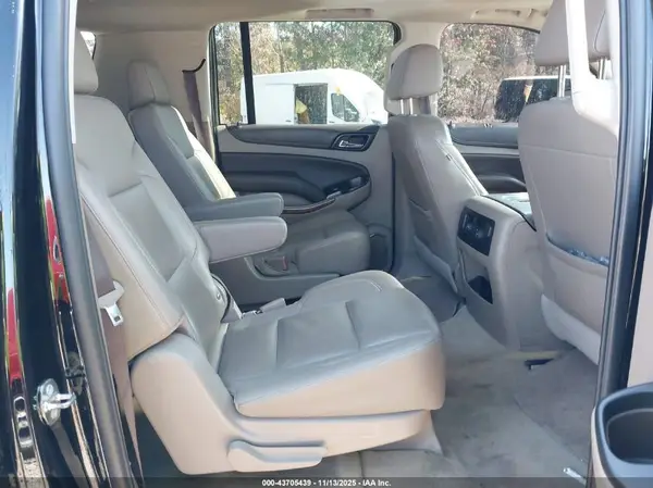 1GNSCJKC8HR239873 2017 CHEVROLET SUBURBAN - Image 8