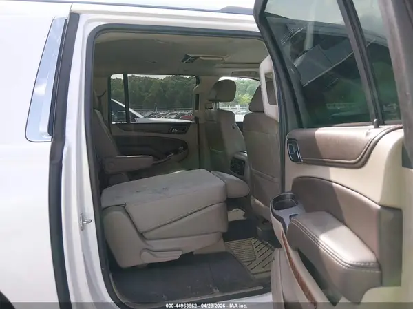 1GNSCJKC8HR313857 2017 CHEVROLET SUBURBAN - Image 8