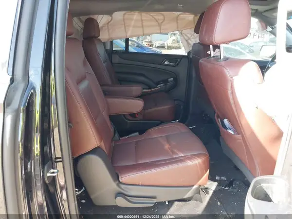 1GNSCJKJ0KR247598 2019 CHEVROLET SUBURBAN - Image 8