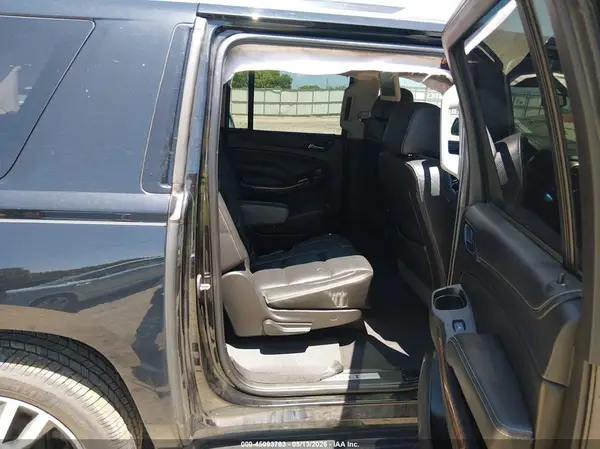 1GNSCJKJXKR136458 2019 CHEVROLET SUBURBAN - Image 8