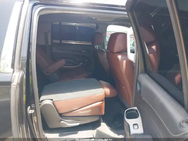 1GNSCJKJXKR177544 2019 CHEVROLET SUBURBAN - Image 8