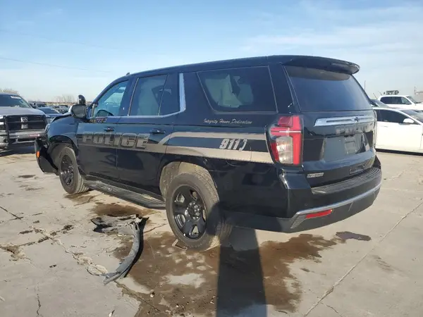 1GNSCLED0NR143392 2022 CHEVROLET TAHOE - Image 2
