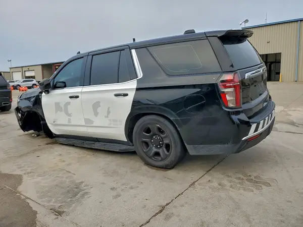 1GNSCLED2NR215161 2022 CHEVROLET TAHOE - Image 2