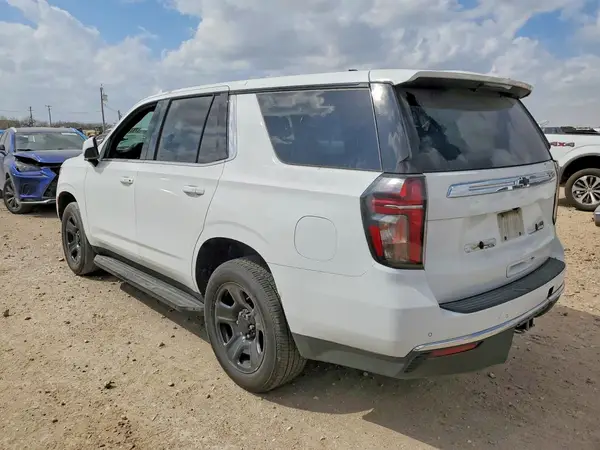 1GNSCLED4NR247349 2022 CHEVROLET TAHOE - Image 2