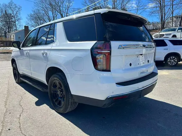 1GNSCLED6PR285782 2023 CHEVROLET TAHOE - Image 2