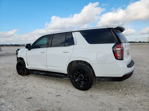 1GNSCLED7NR137606 2022 CHEVROLET TAHOE - Image 2