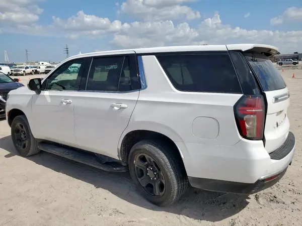 1GNSCLED9NR248108 2022 CHEVROLET TAHOE - Image 2