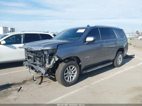 1GNSCMKD3NR299436 2022 CHEVROLET TAHOE - Image 2