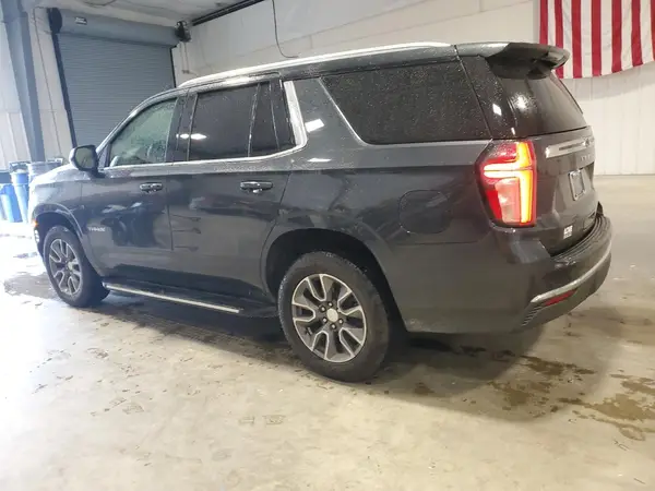 1GNSCMKD4NR123494 2022 CHEVROLET TAHOE - Image 2