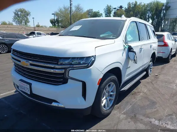 1GNSCNKD1MR386935 2021 CHEVROLET TAHOE - Image 2
