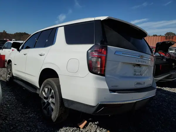 1GNSCNKD2NR270631 2022 CHEVROLET TAHOE - Image 2