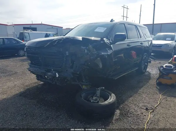 1GNSCNKD5NR308711 2022 CHEVROLET TAHOE - Image 2