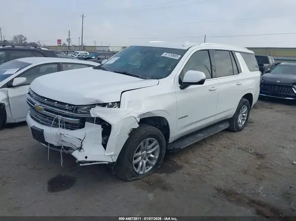1GNSCNKD7PR272636 2023 CHEVROLET TAHOE - Image 2