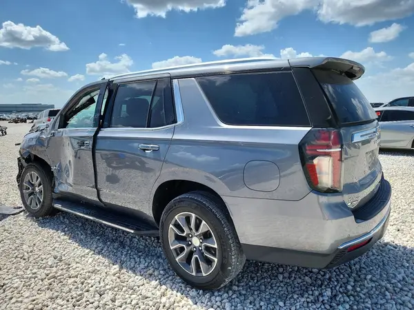 1GNSCNKD9NR252448 2022 CHEVROLET TAHOE - Image 2