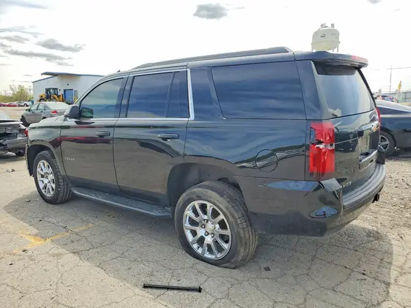 1GNSKAEC2JR365411 2018 CHEVROLET TAHOE - Image 2