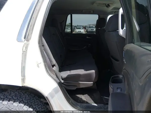 1GNSKAEC3HR288199 2017 CHEVROLET TAHOE - Image 8