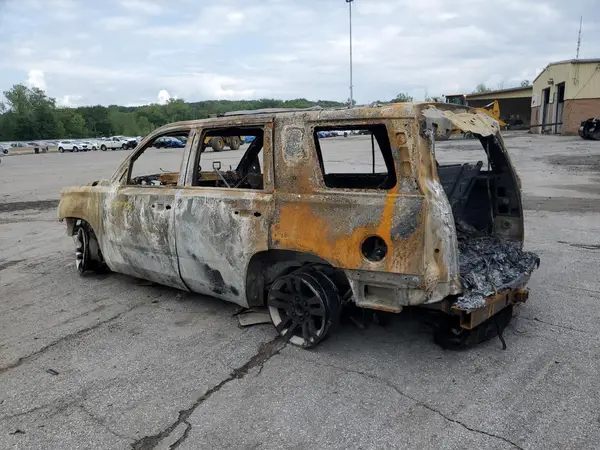 1GNSKAEC3JR304620 2018 CHEVROLET TAHOE - Image 2