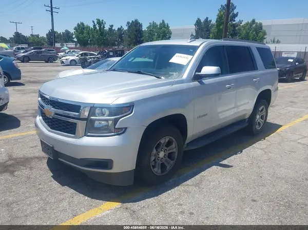1GNSKAEC4JR275466 2018 CHEVROLET TAHOE - Image 2
