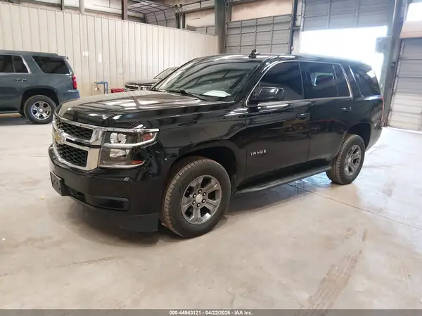 1GNSKAEC4LR298135 2020 CHEVROLET TAHOE - Image 2