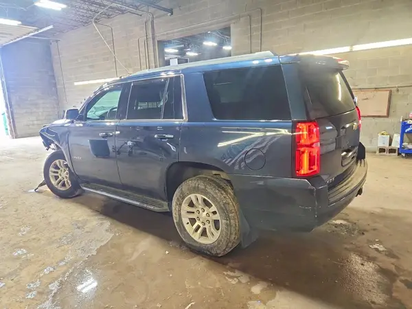 1GNSKAEC8JR261943 2018 CHEVROLET TAHOE - Image 2