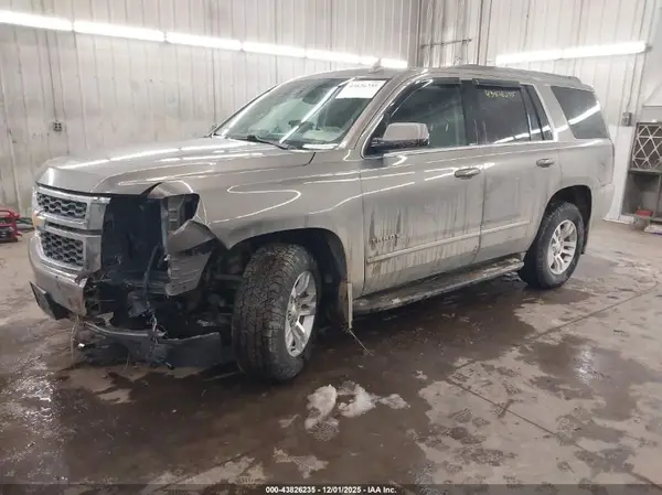 1GNSKAKC1HR250099 2017 CHEVROLET TAHOE - Image 2
