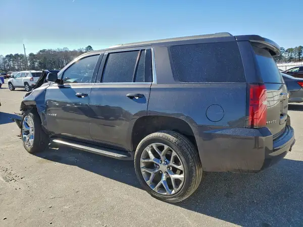 1GNSKAKC3HR207125 2017 CHEVROLET TAHOE - Image 2