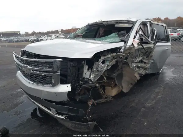 1GNSKAKC4HR323062 2017 CHEVROLET TAHOE - Image 2