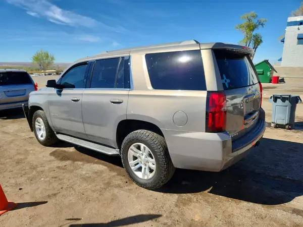 1GNSKAKC5HR357933 2017 CHEVROLET TAHOE - Image 2
