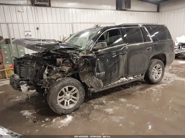 1GNSKAKC5LR111053 2020 CHEVROLET TAHOE - Image 2