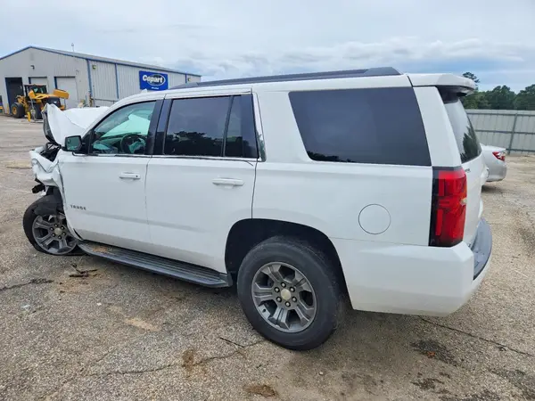 1GNSKAKC7JR266085 2018 CHEVROLET TAHOE - Image 2