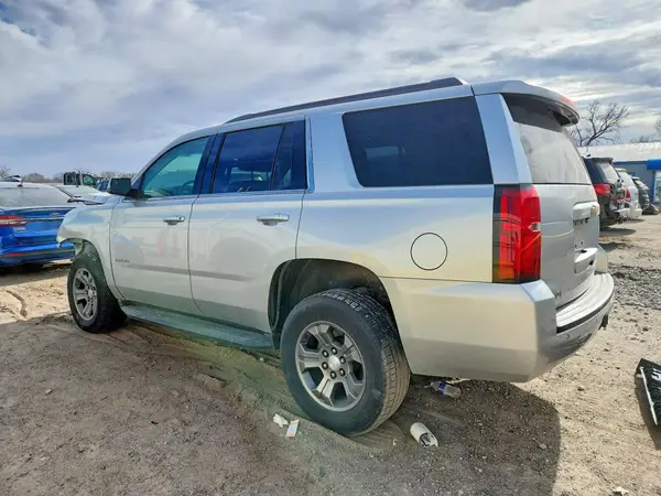 1GNSKAKC8JR273742 2018 CHEVROLET TAHOE - Image 2