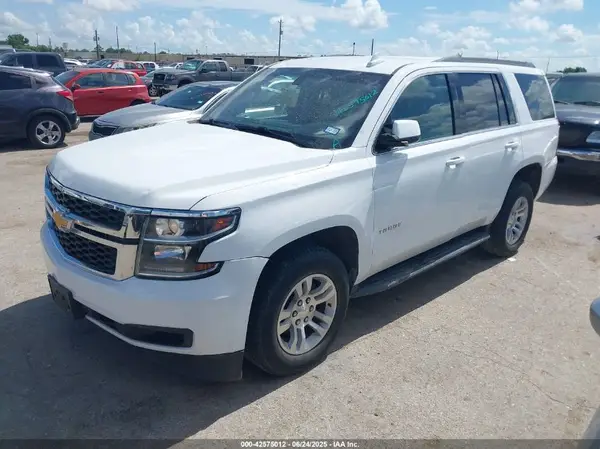 1GNSKAKC8JR299452 2018 CHEVROLET TAHOE - Image 2