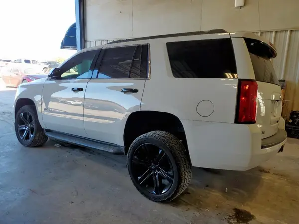 1GNSKAKCXLR294286 2020 CHEVROLET TAHOE - Image 2