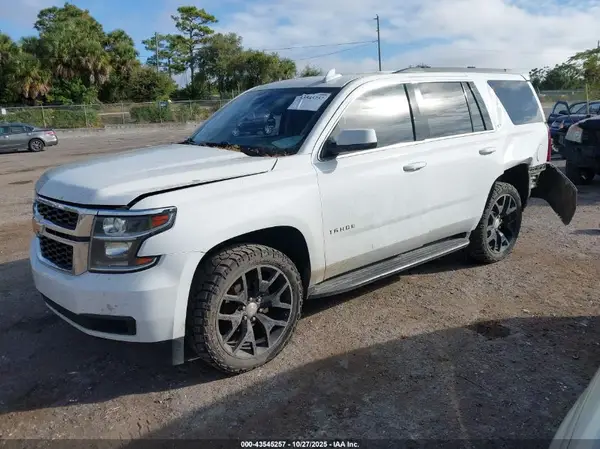 1GNSKBKC0HR137511 2017 CHEVROLET TAHOE - Image 2