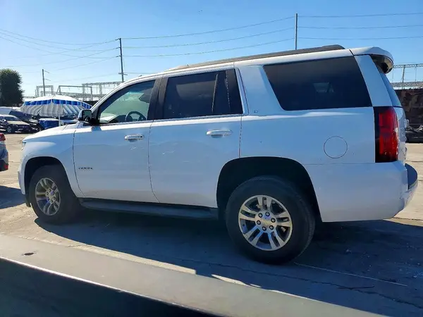 1GNSKBKC0JR217820 2018 CHEVROLET TAHOE - Image 2