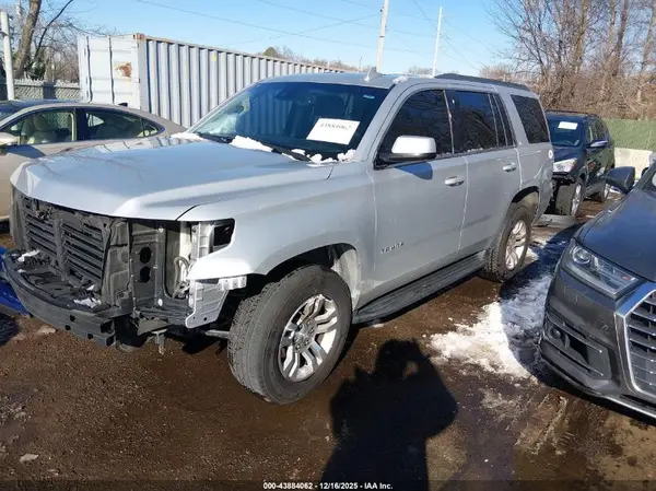 1GNSKBKC1JR398927 2018 CHEVROLET TAHOE - Image 2