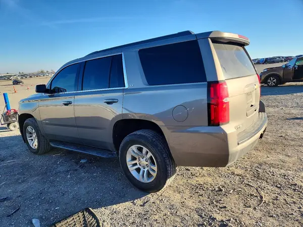 1GNSKBKC1JR401423 2018 CHEVROLET TAHOE - Image 2