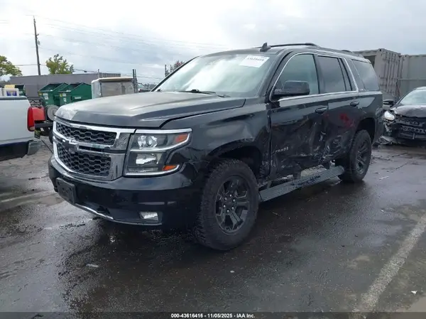 1GNSKBKC2HR229798 2017 CHEVROLET TAHOE - Image 2