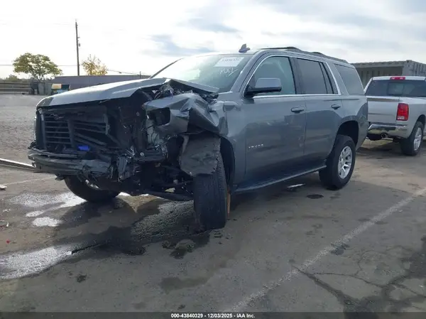 1GNSKBKC2KR270178 2019 CHEVROLET TAHOE - Image 2