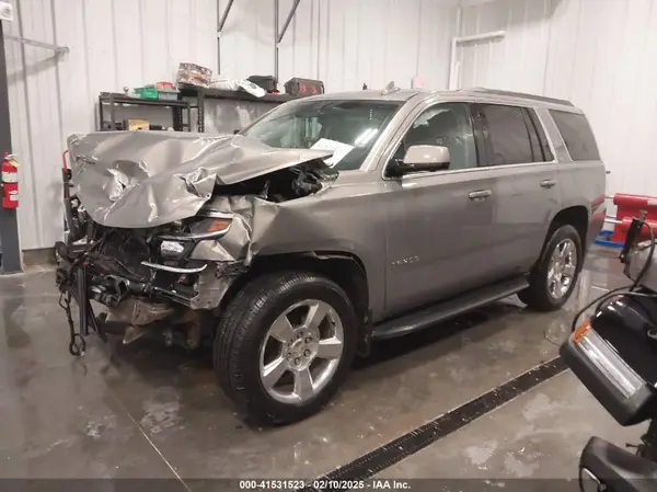 1GNSKBKC4JR322098 2018 CHEVROLET TAHOE - Image 2